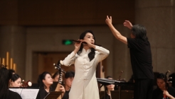 北京民族乐团演奏家孙楚泊、刘西站登台，奏响“打开艺术之门”暑期艺术节闭幕乐章 ... ...